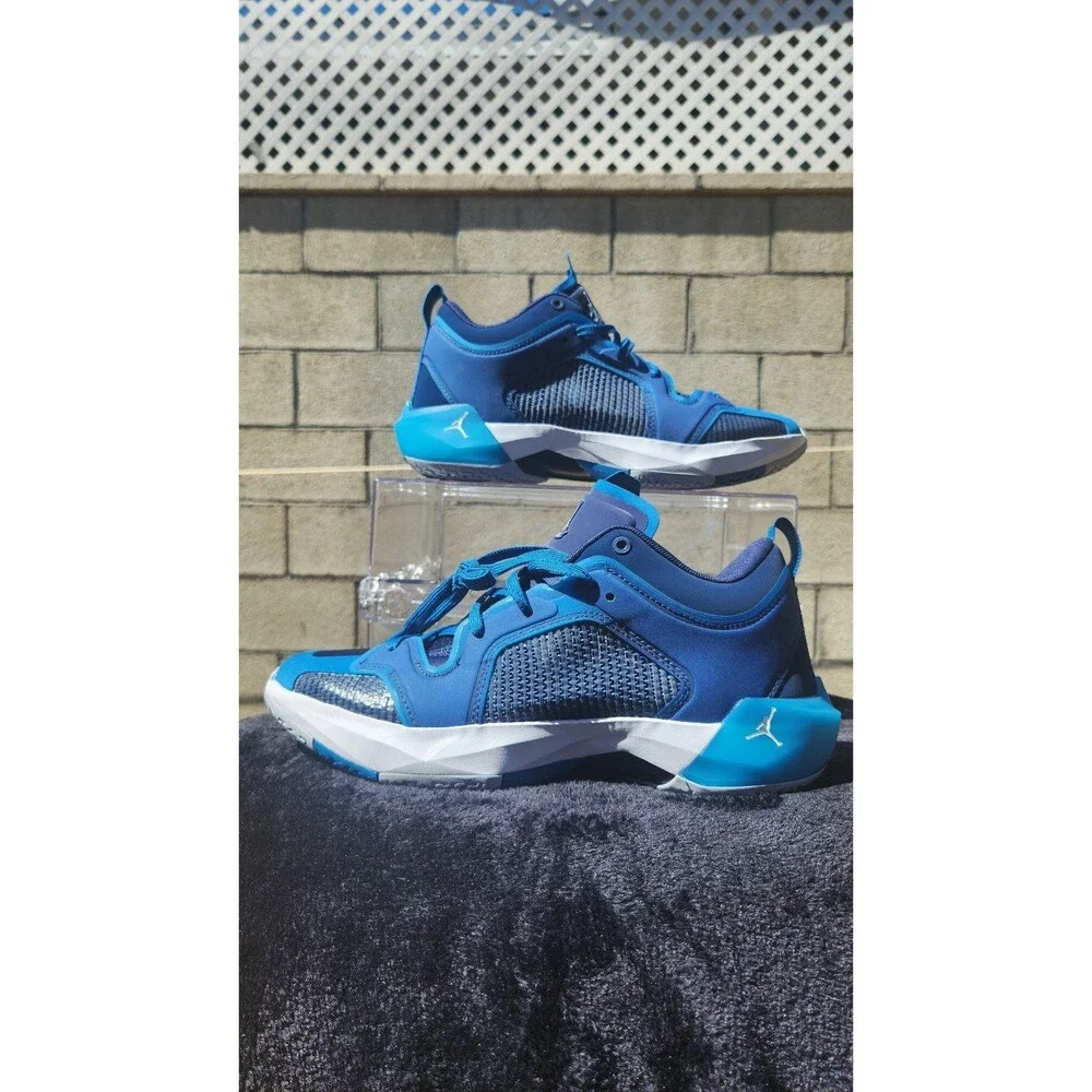 Nike Air Jordan 37 LOW 'FRATERNITY' DV9909 401 SIZE 9.5